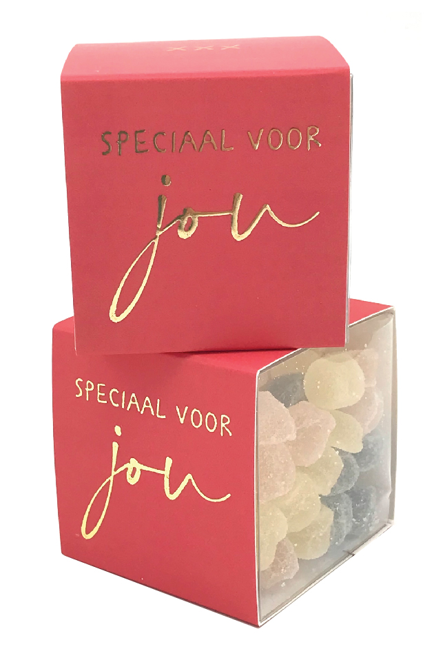 doosje gevuld met 120 gr snoep speciaal voor jou